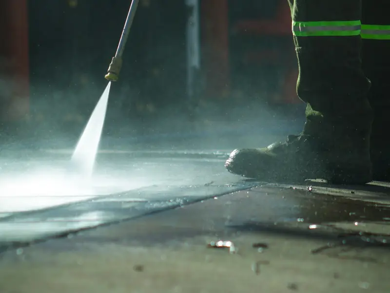 Hidrolavado industrial de superficies